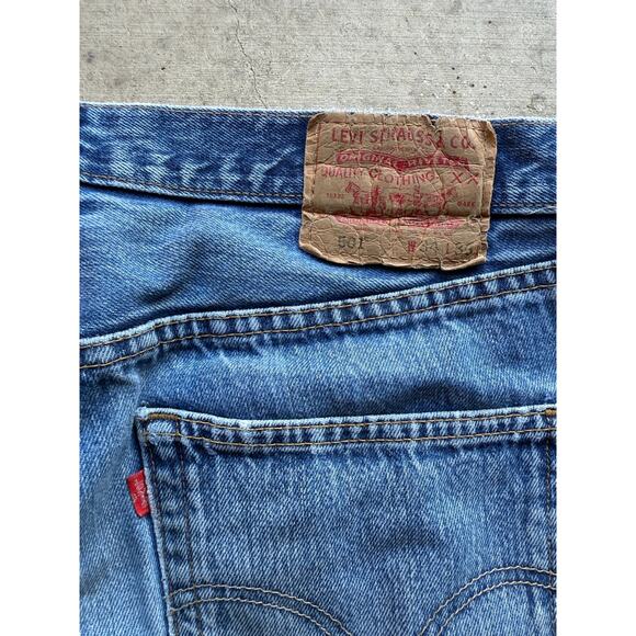 Vintage 2003 Levis 501 Buttonfly denim Jeans Size 35x34 - Picture 3 of 8